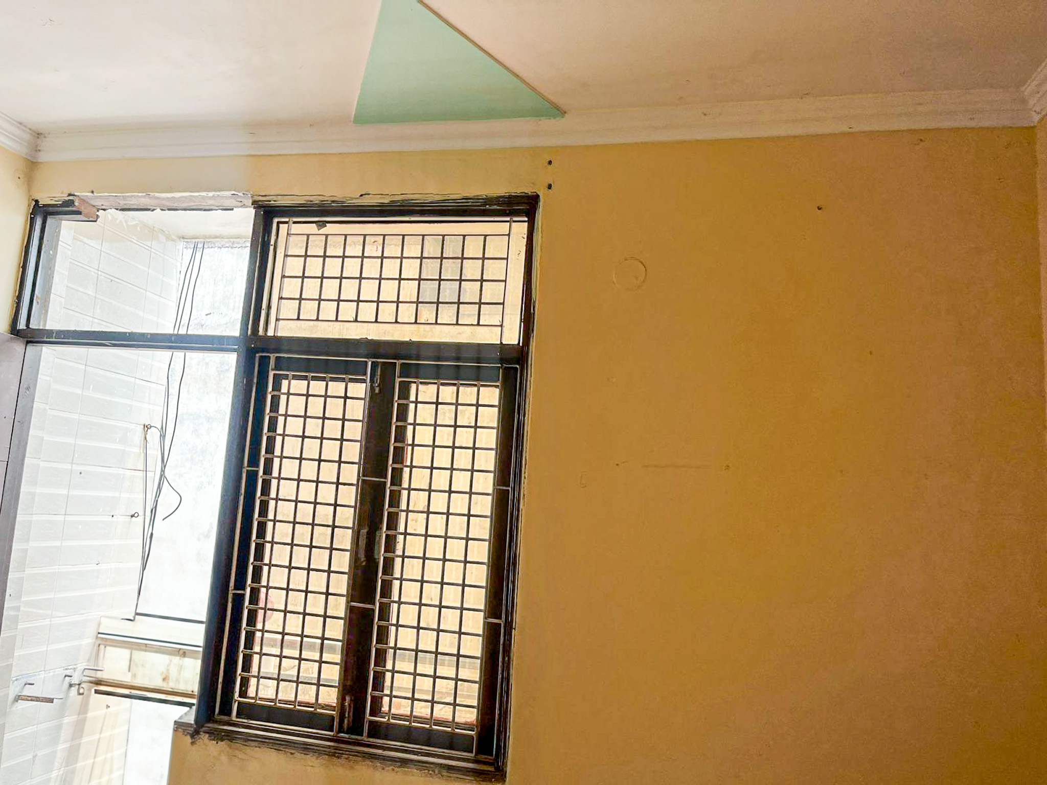 Flat for Sale in New Delhi