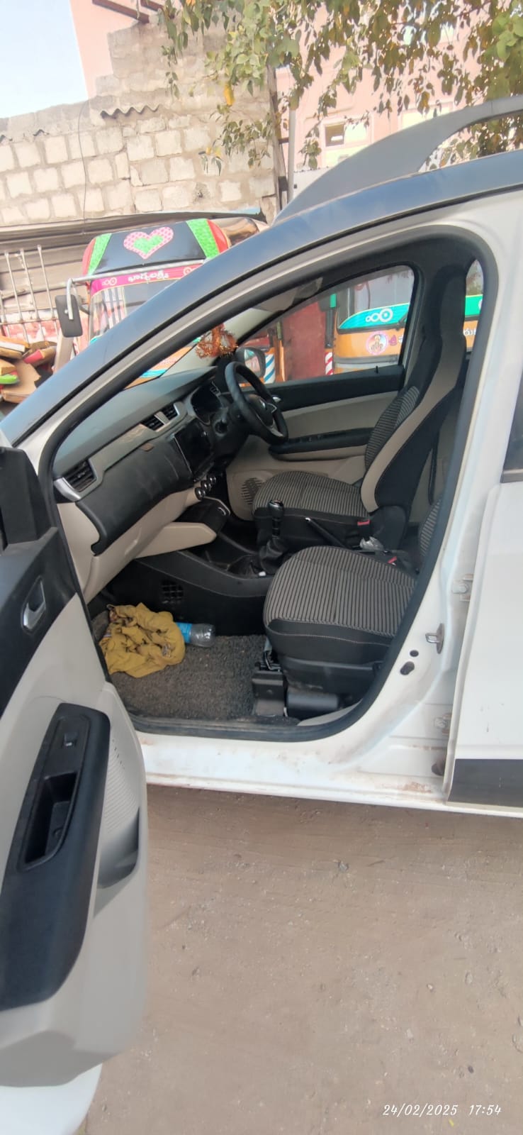 PASSENGER CAR for Sale in TIRUPATI, Gajulamandhyam Industrial Area