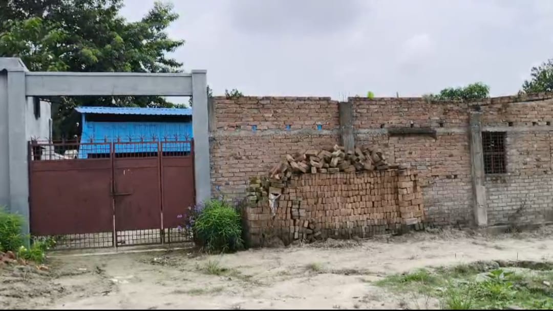 Godowns for Sale in NA, GOOD, DHARAMPUR