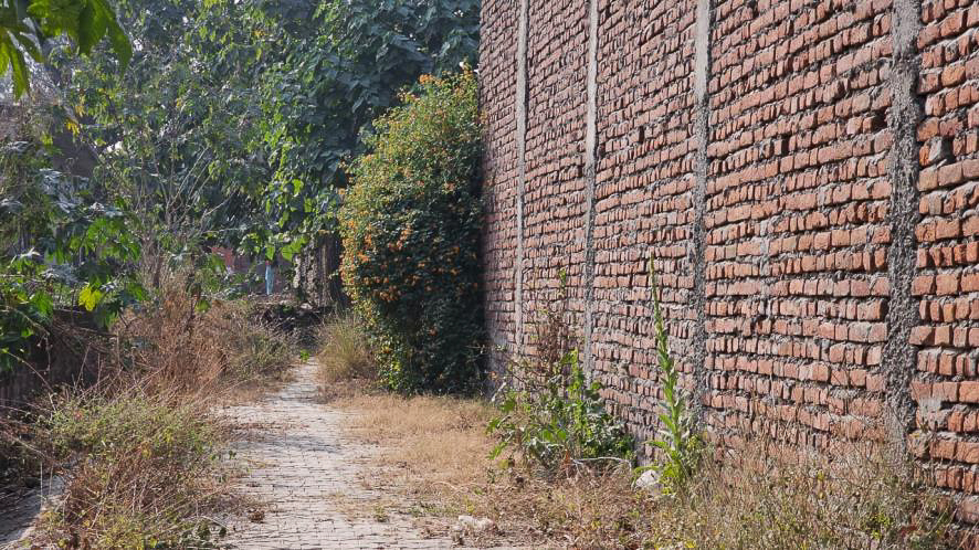 Industrial Plot with Factory Building for Sale in Industrial Area Tahliwal, Tahliwala Industrial Area