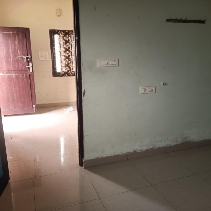 ) 2 BHK Flat for Sale in Gayathri Towers, Janapadu, Piduguralla