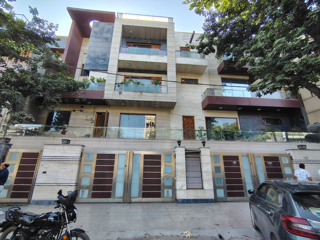 Individual House for Sale in PITAMPURA, DELHI - 110034, New Delhi