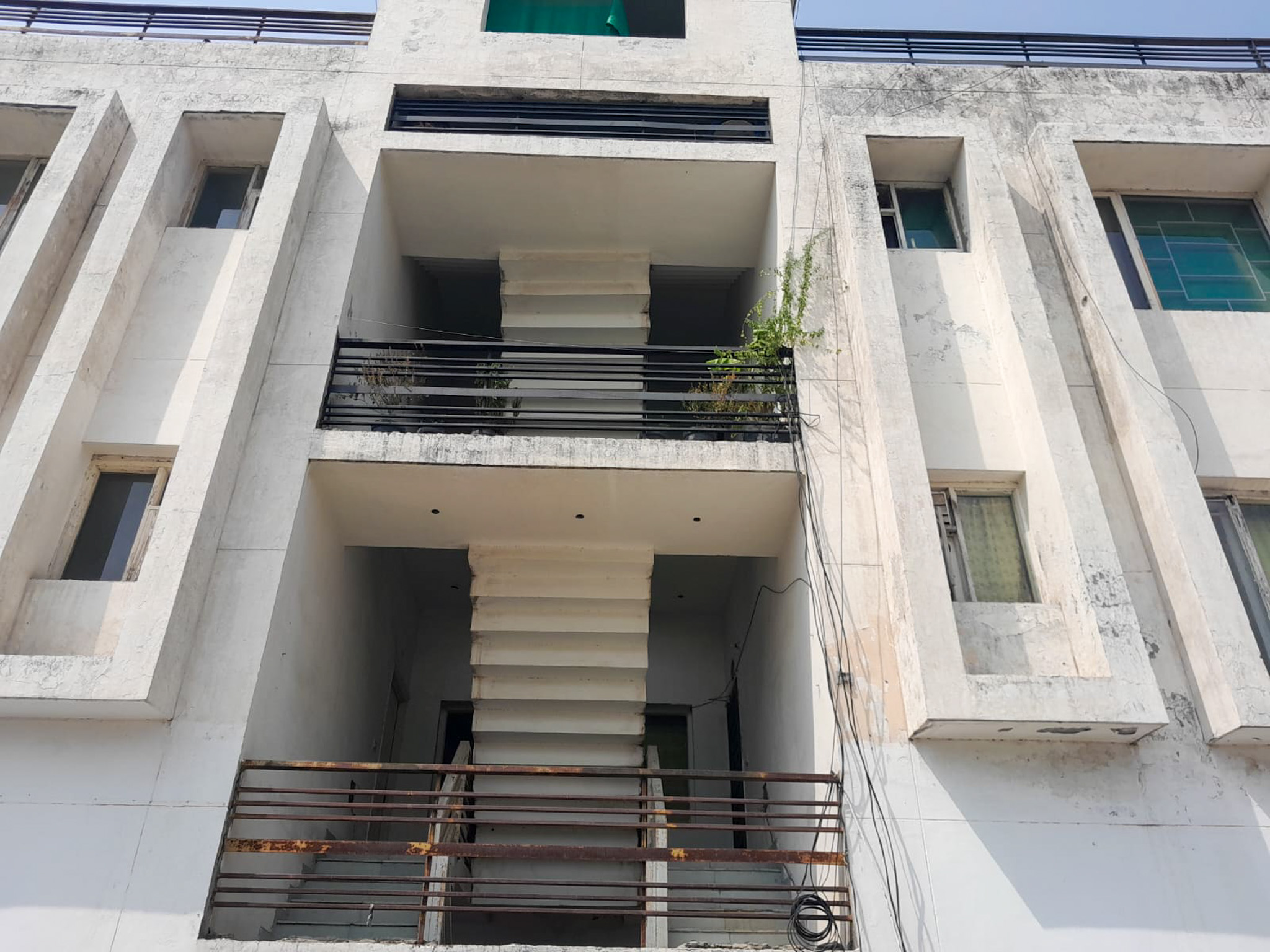 1000 square feet Flat for sale in Sahnewal