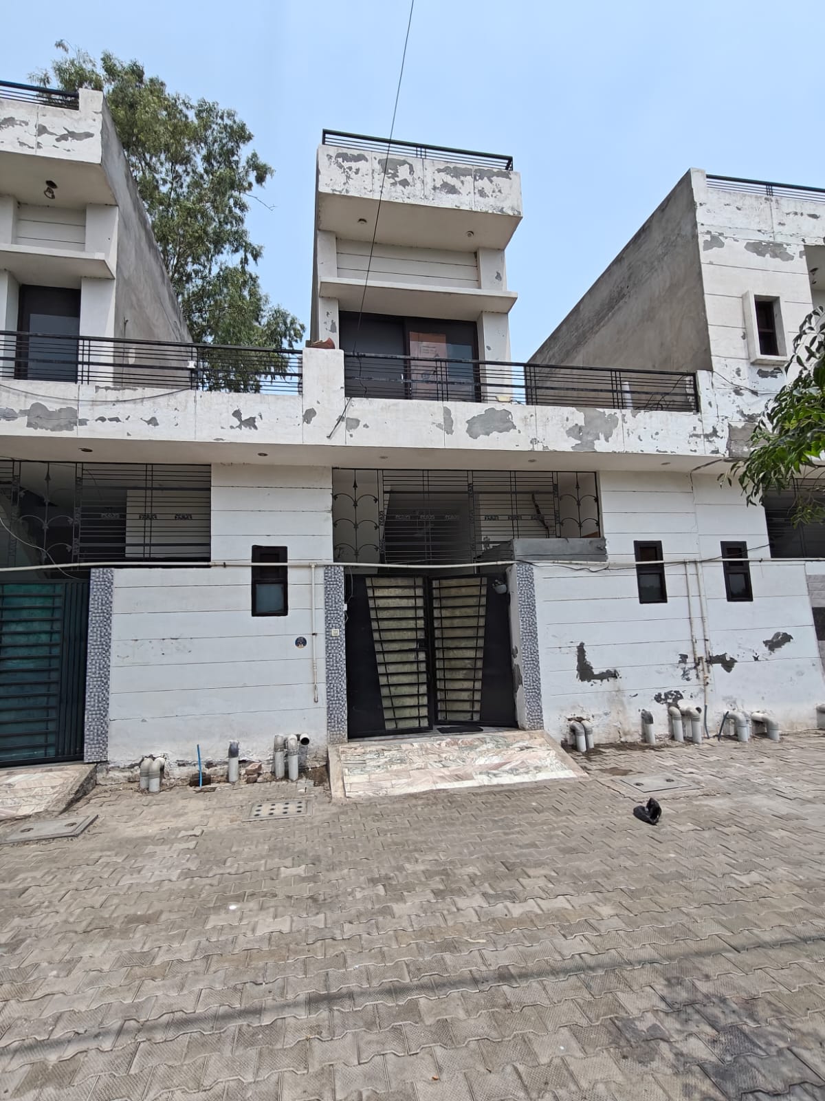 1548 square feet Individual House for sale in FARIDKOT ROAD OPP PARAS CINEMA Guru Har Sahai