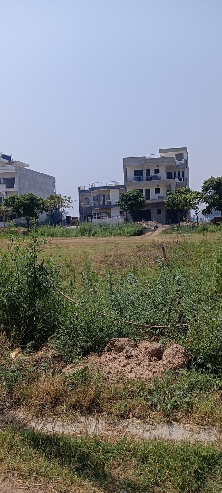 333.31 square yard Plot for sale in Karoran