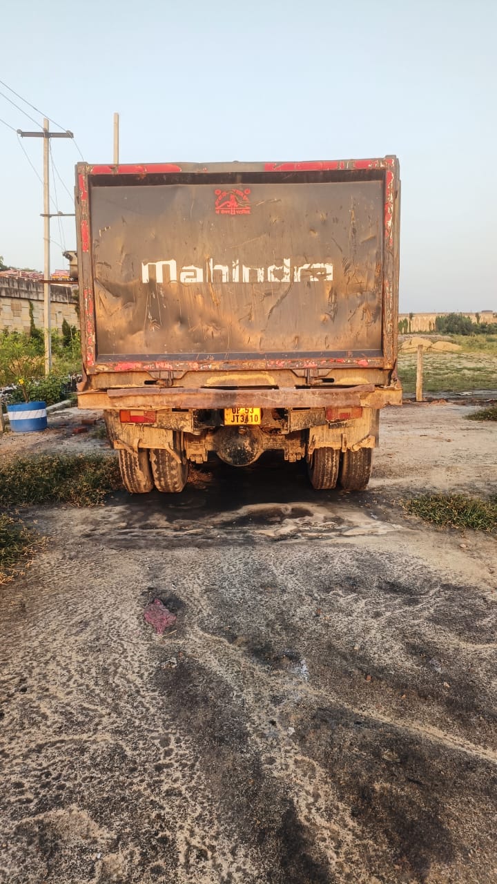 TIPPER MAHINDRA & MAHINDRA BLAZO28 TP BS6 for Sale in Gorakhpur
