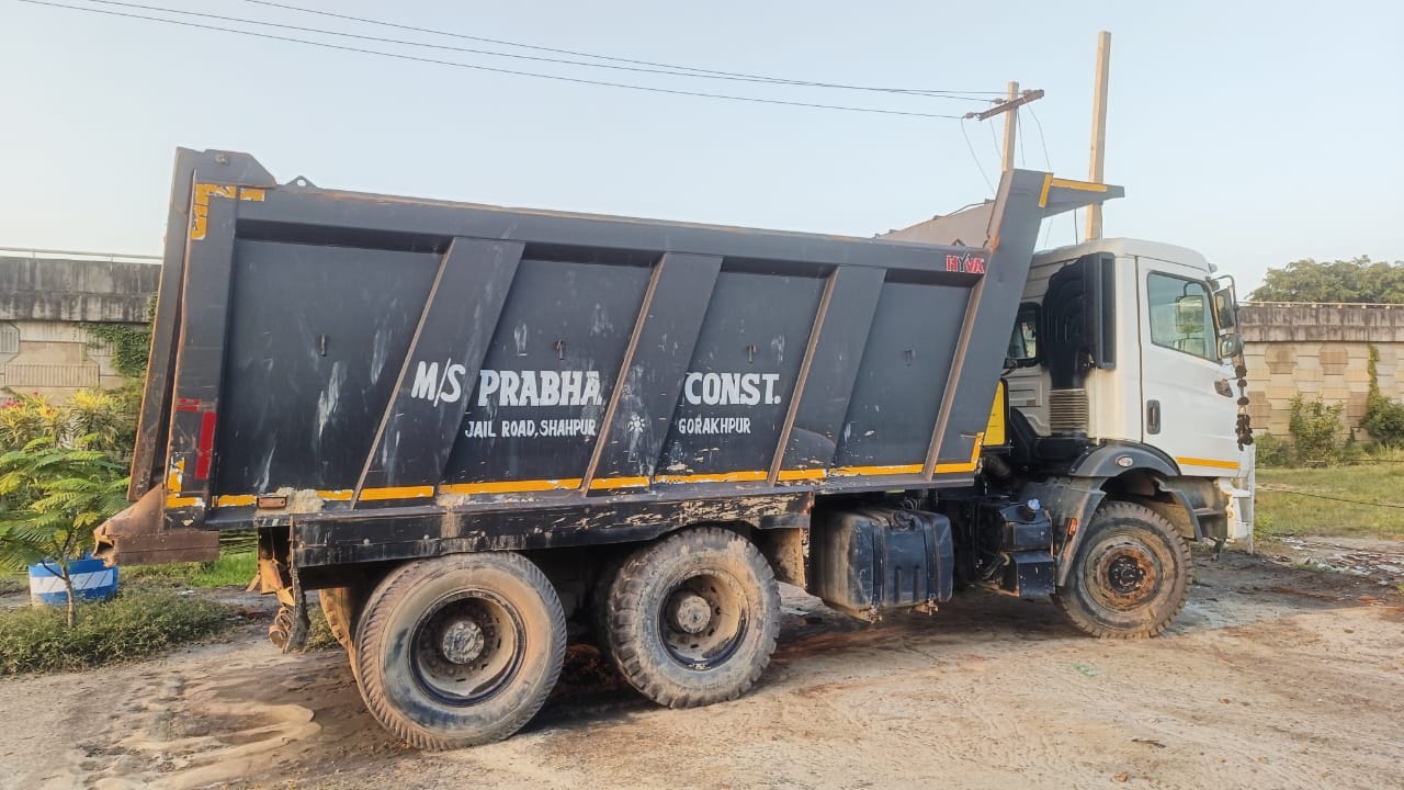 TIPPER MAHINDRA & MAHINDRA BLAZO28 TP BS6 for Sale in Gorakhpur