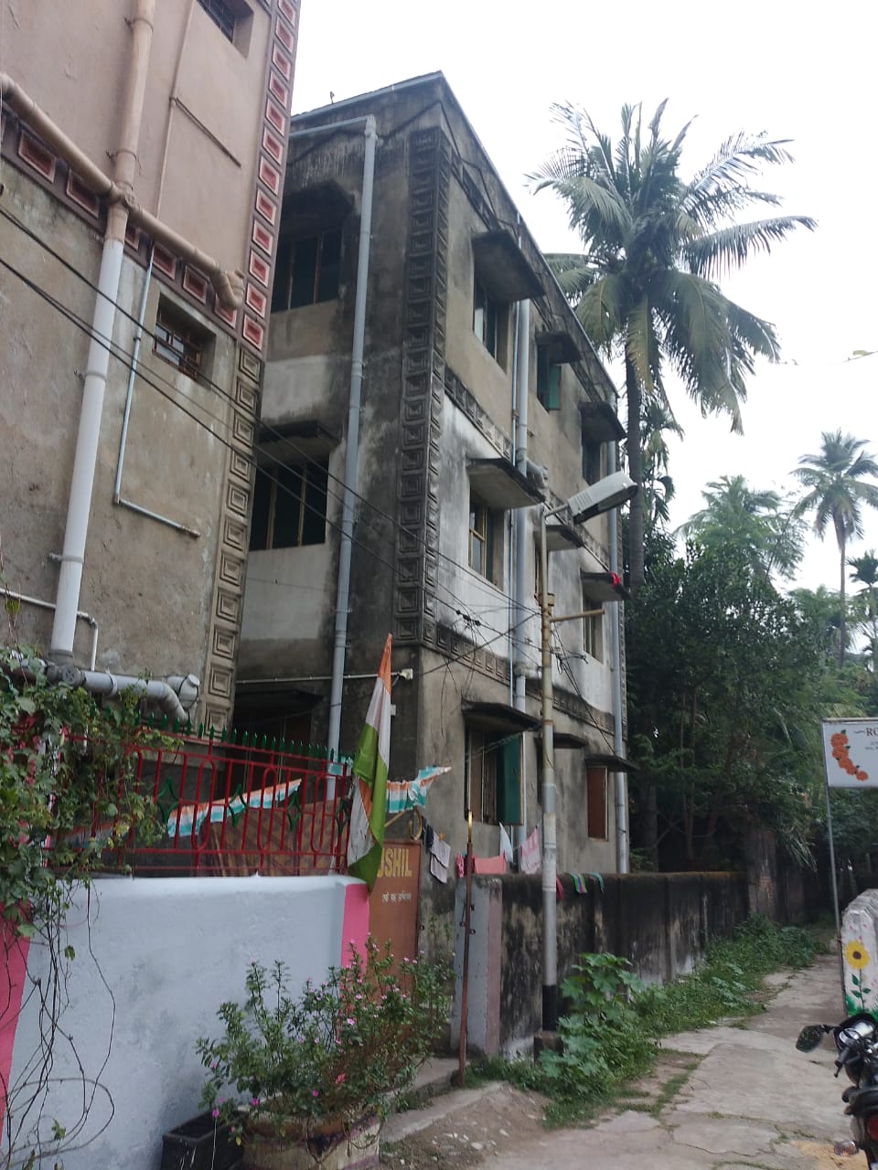 2 BHK Flat for Sale in Sushil Apartment, Rakhal Mukherjee Road Sarsuna Behala beside Sishu Kalyan School, Kolkata