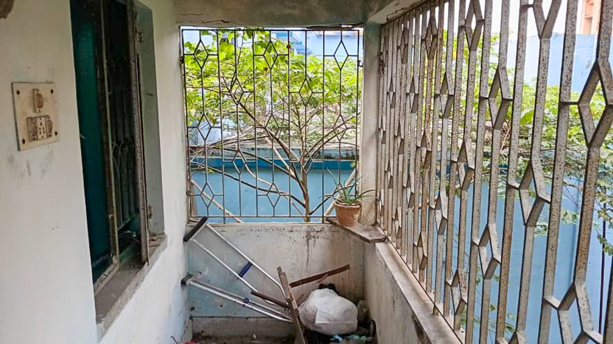 2 BHK Flat for Sale in Rakhal Mukherjee Road PO & PS Sarsuna KMC Ward 126 near Sishu kalyan School, Kolkata