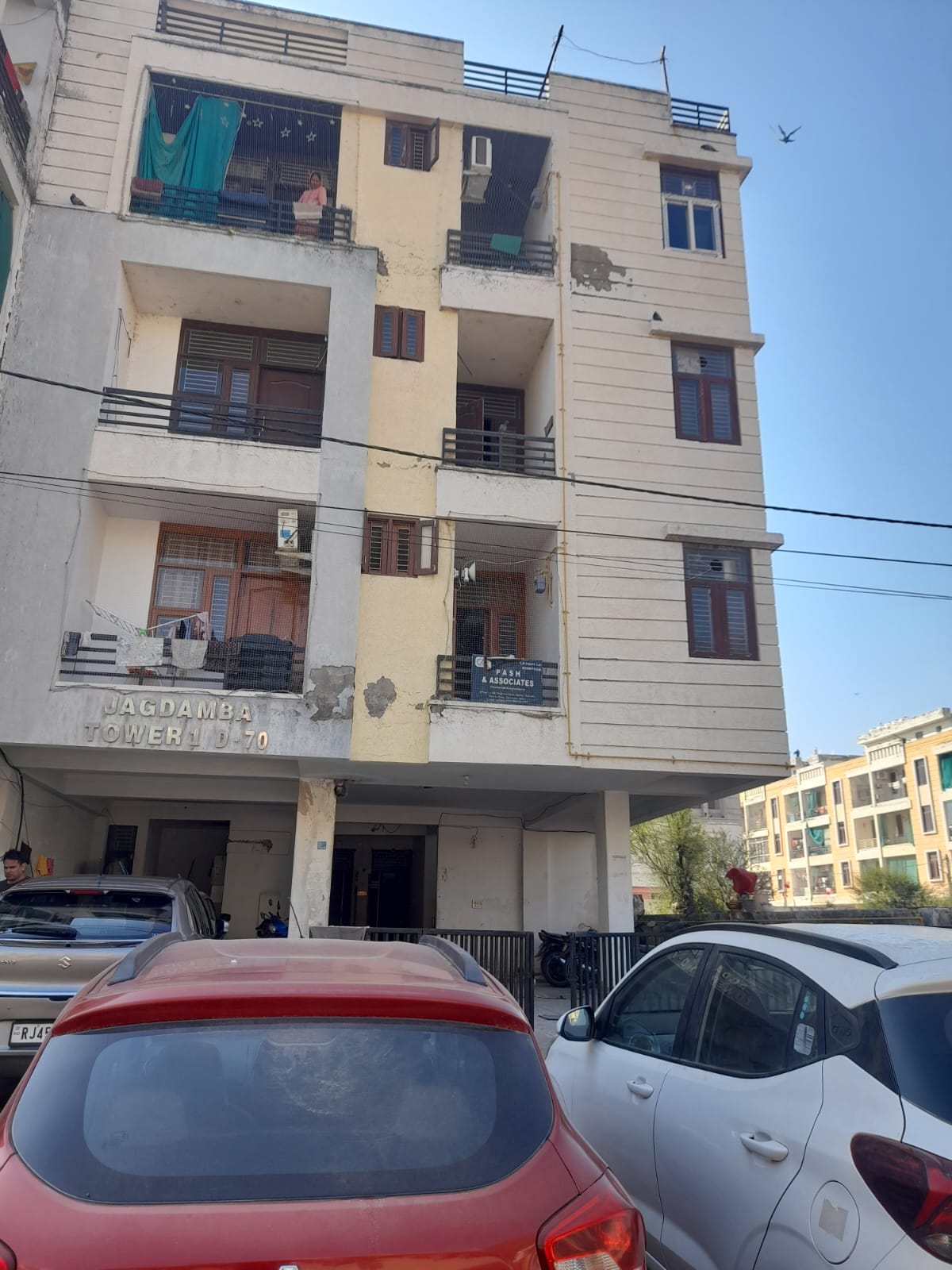 Flat for sale in kalwar Road