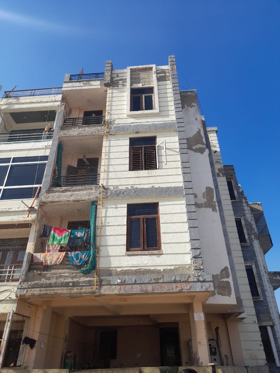 Flat for sale in kalwar Road