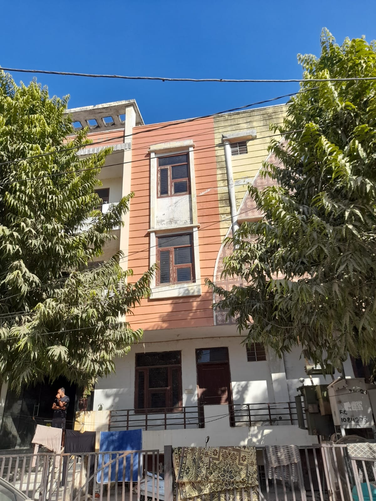 Flat for sale in kalwar road