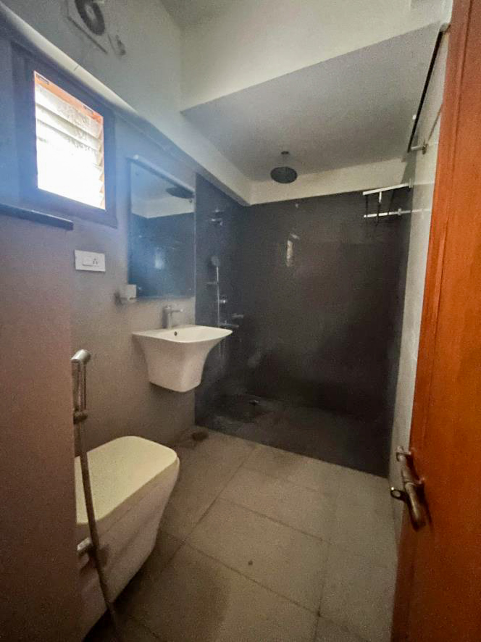 4 BHK Flat for Sale in SRINIVASA GRAND CITY, Flat No 1105 Anjanadri Block, Srinivasa Grand City Jain Colony, Gollapudi, Vijayawada, Vijayawada