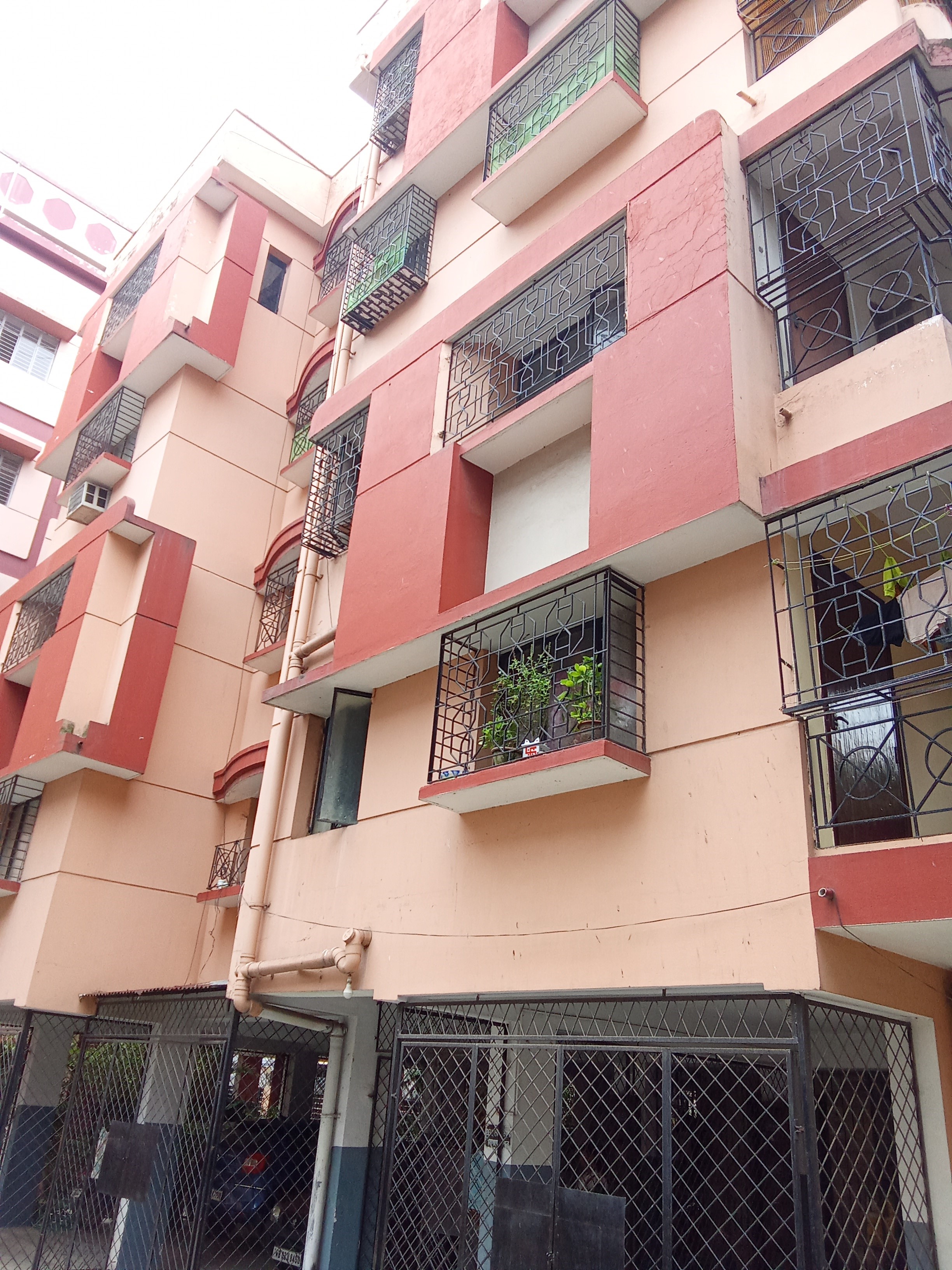 3 BHK Flat for Sale in SHUBHA APARTMENT, Parnasree Pally Road, Kolkata