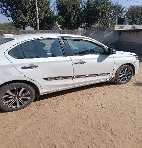 VEHICLE HONDA AMAZE MMC 1.2 VX MT (IVTECH) PLATINUM WHITE REG 06.01.2023 for Sale in Jhunjhunu