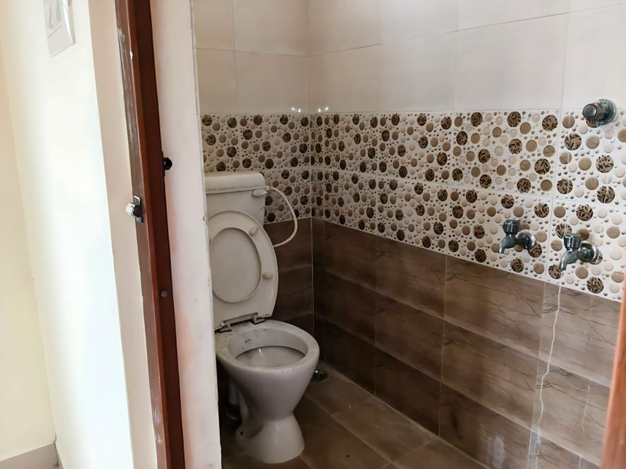 2 BHK Flat for Sale in LAKE VIEW, LOCATED IN DEVELIPONG AREA, Maraimalai Nagar