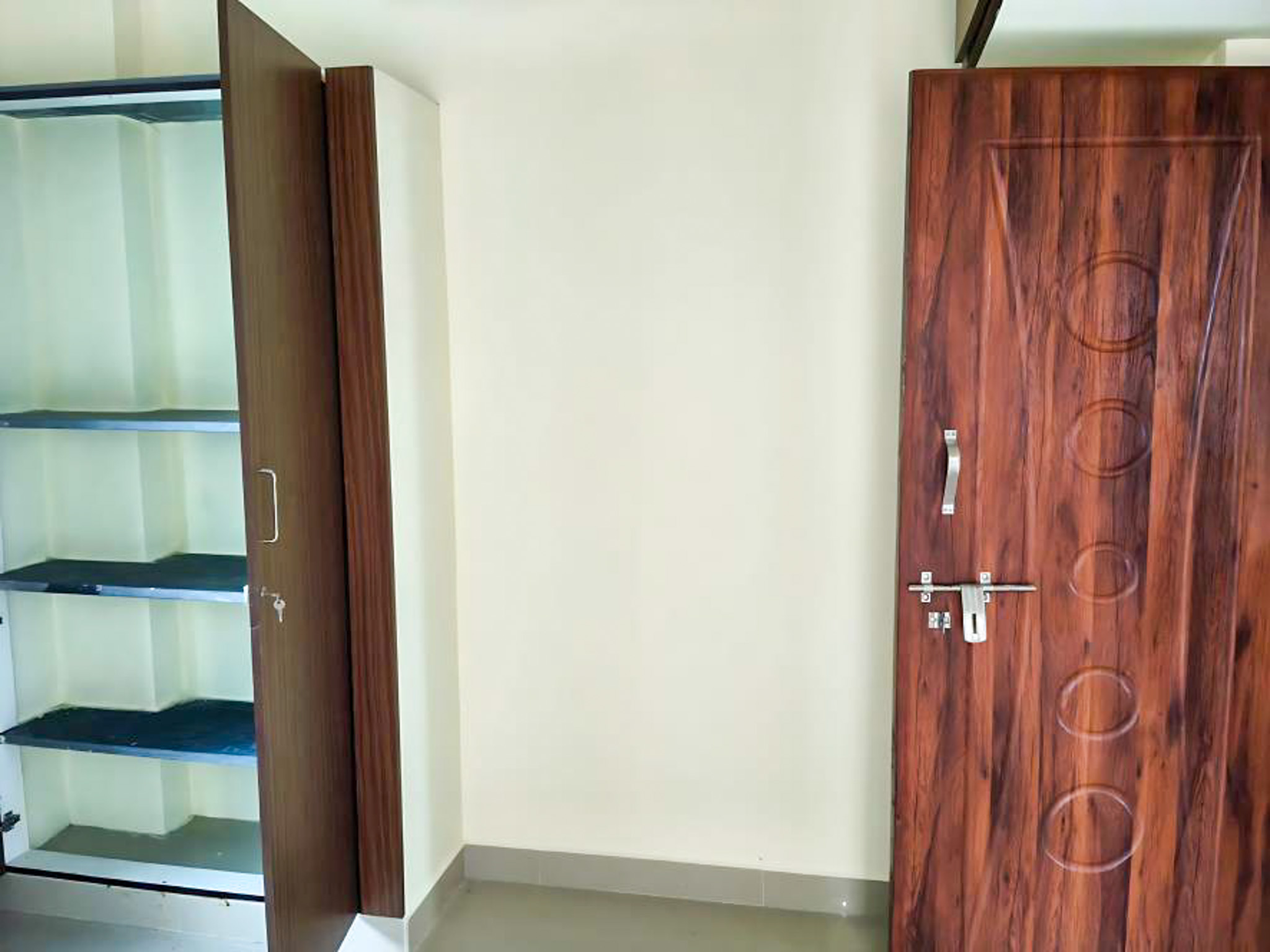 2 BHK Flat for Sale in LAKE VIEW, LOCATED IN DEVELIPONG AREA, Maraimalai Nagar