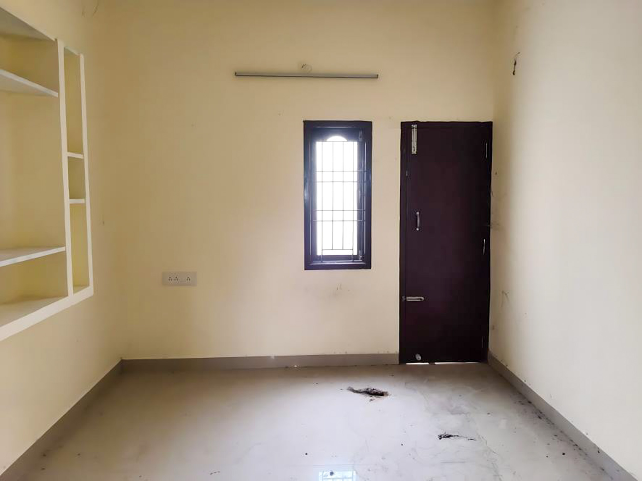 2 BHK Flat for Sale in LAKE VIEW, LOCATED IN DEVELIPONG AREA, Maraimalai Nagar