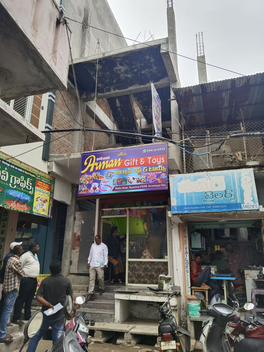 Shops for Sale in land and building in SY 675/2B1 DNO 58/150 AND 58/151 WARD NO 58 BHATTU STREET, RAYACHOTI, Chennamukkapalle