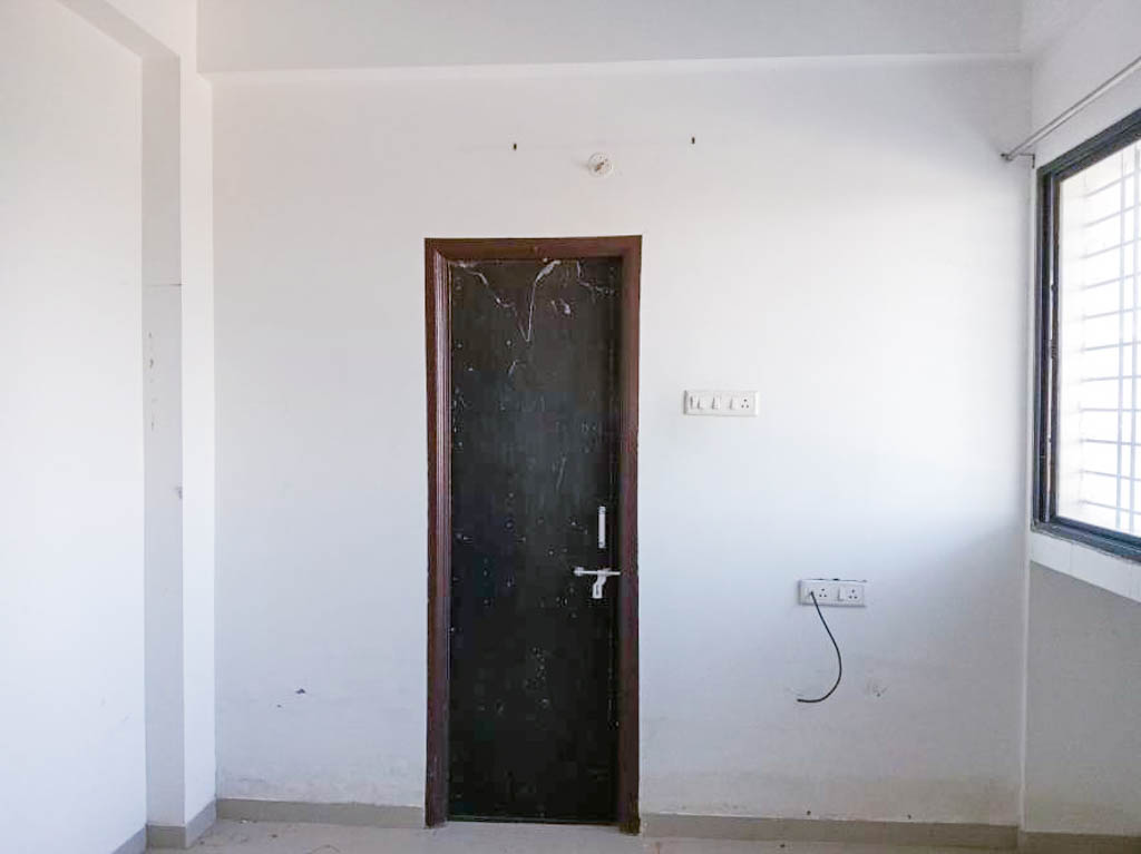 Flat for Sale in MIHAN