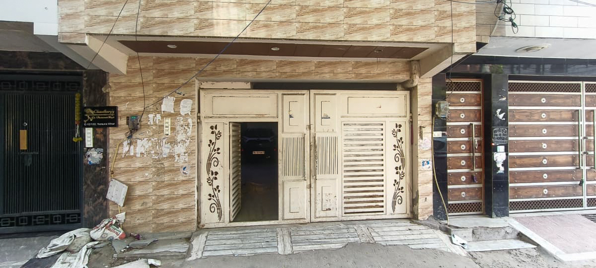 Flat for Sale in New Delhi