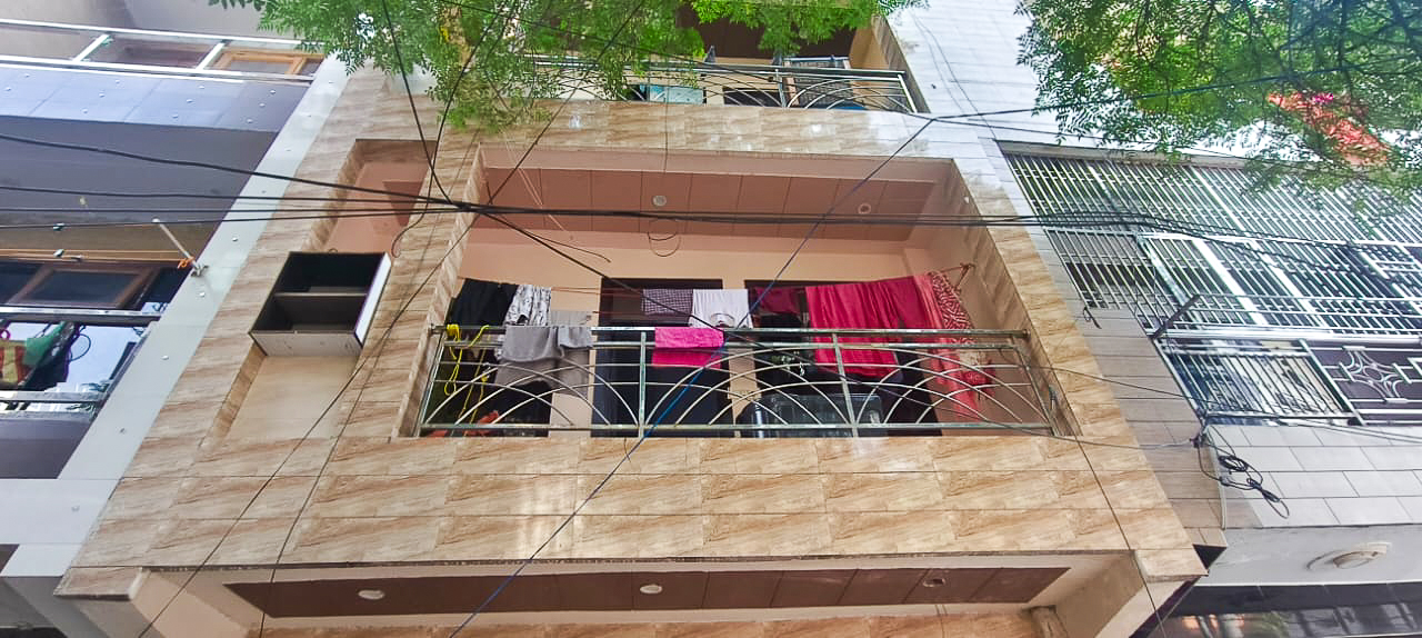 Flat for Sale in New Delhi