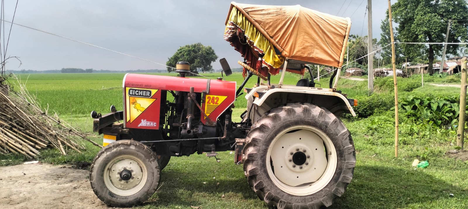 Tractor for Sale in Bausi, Araria