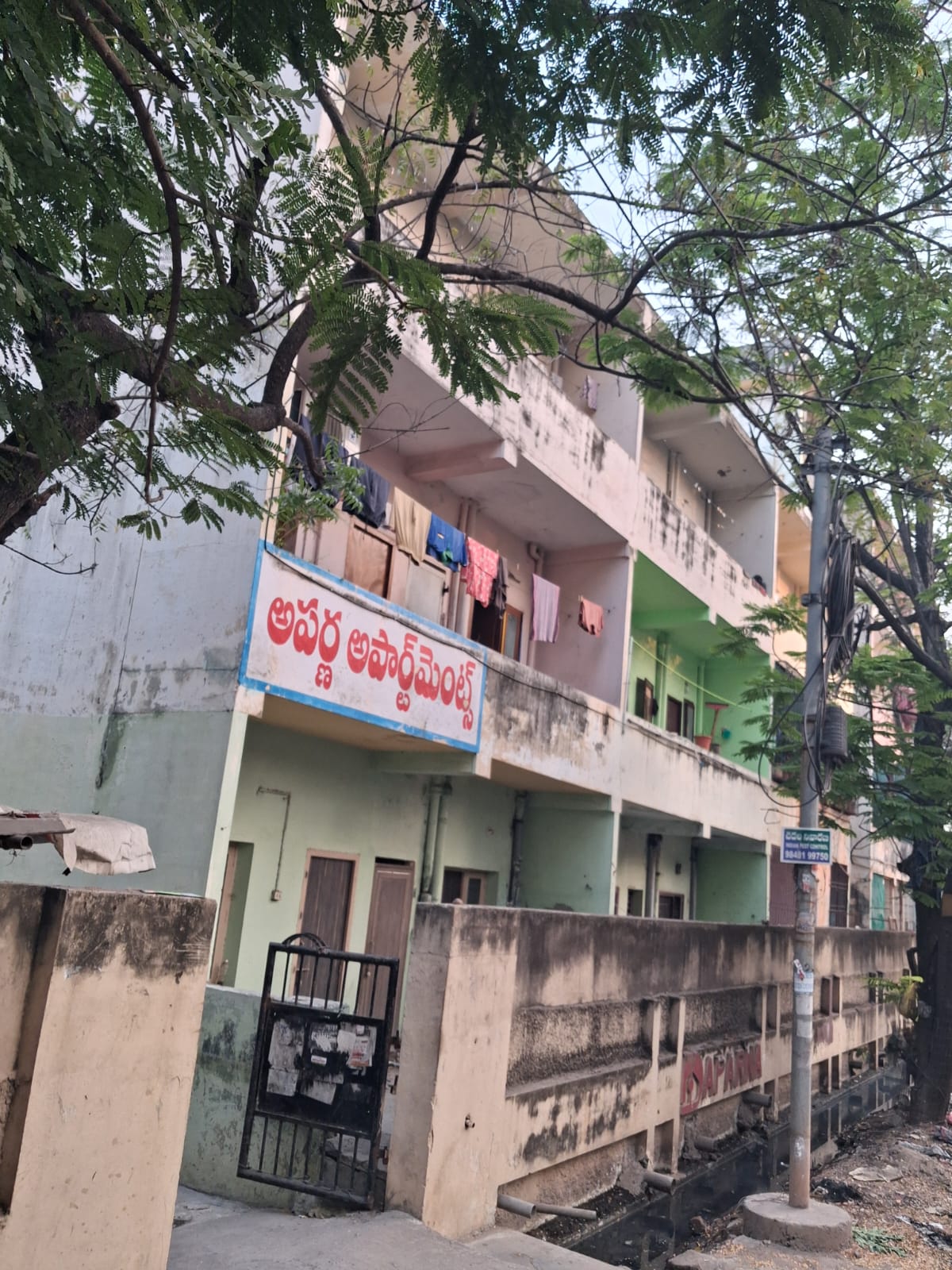 ) 2 BHK Flat for Sale in APARNA APRATMENTS, Near indian petrol bunk, Ramavarappadu panchayat, Vijayawada