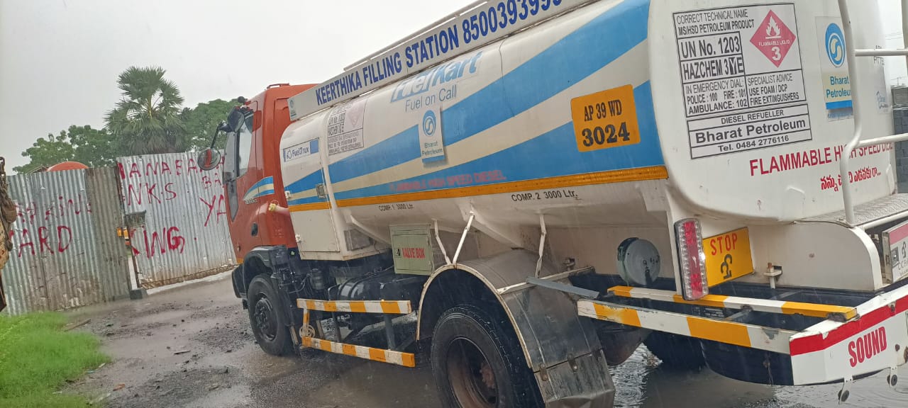 PETROL TANKER for Sale in NAIDUPETA,, LA Sagaram