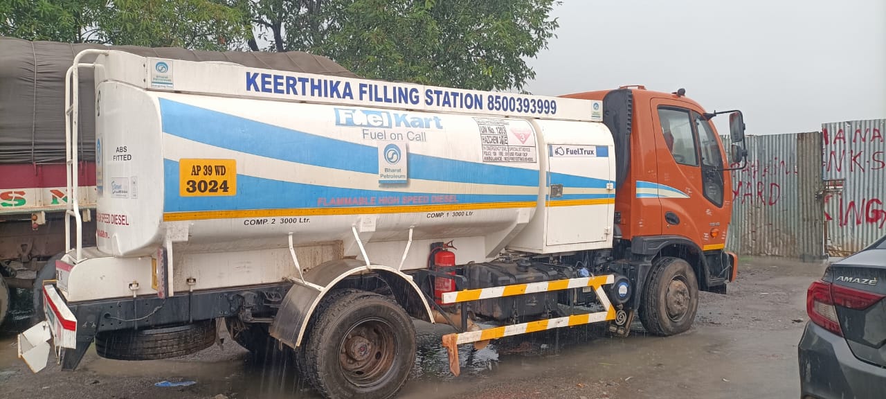 PETROL TANKER for Sale in NAIDUPETA,, LA Sagaram