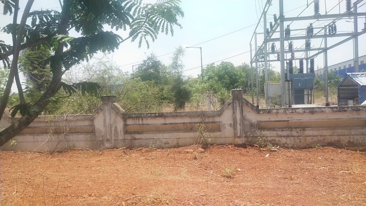 Industrial Plot with Factory Building for Sale in LA Sagaram