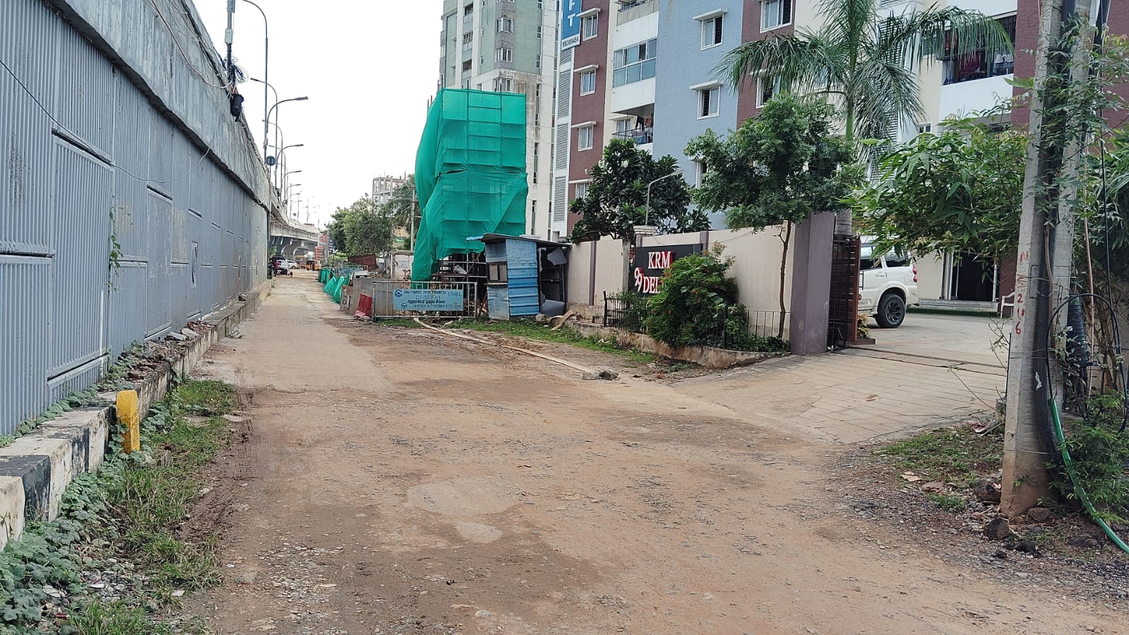 Flat for Sale in MADHAVARAM CHENNAI 13.1328664,80.2146595, Chennai