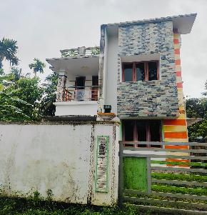 Individual House for Sale in Manakunnam