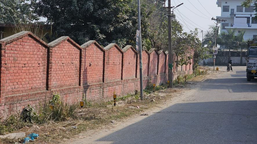 Industrial Plot with Factory Building for Sale in Industrial Area Tahliwal, Tahliwala Industrial Area