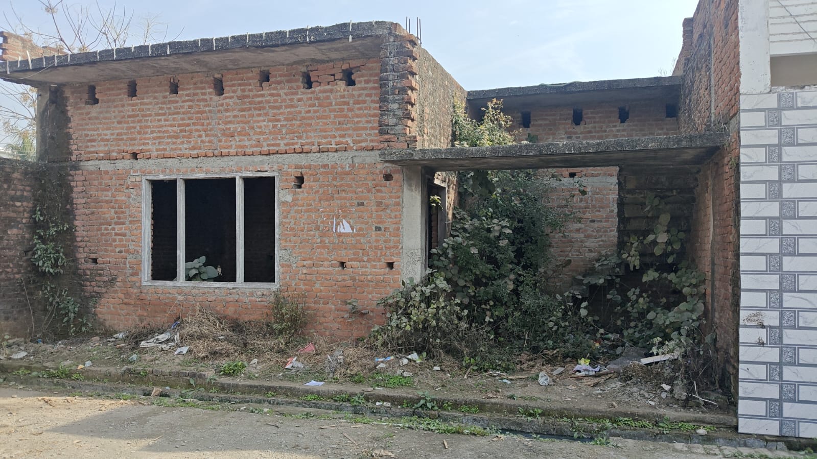 Individual House for Sale in Dineshpur