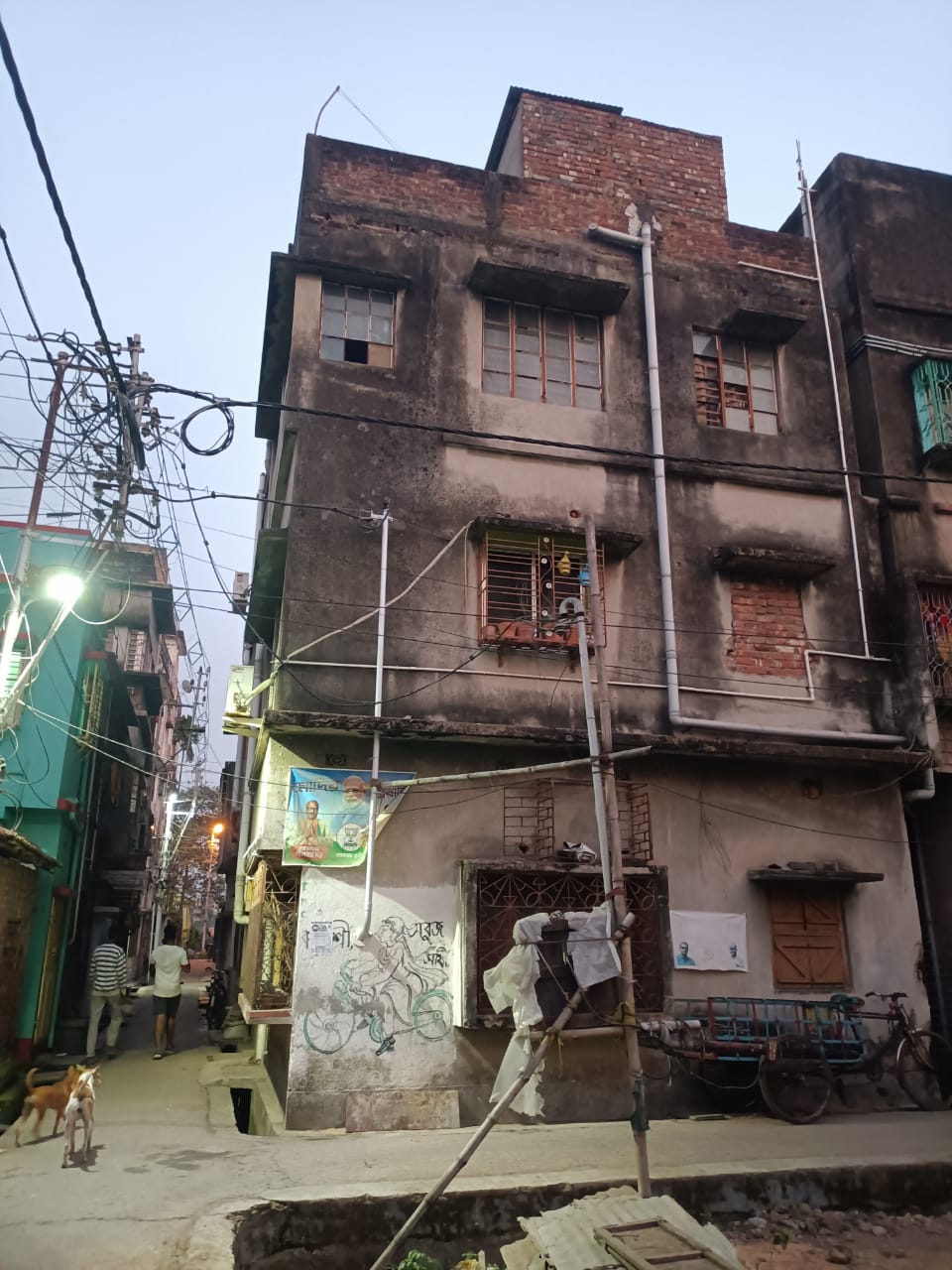 Individual House for Sale in NEAR MAHAJATI KISHOR SANTI SANGHA CLUB AT NETAJI COLONY, Kolkata