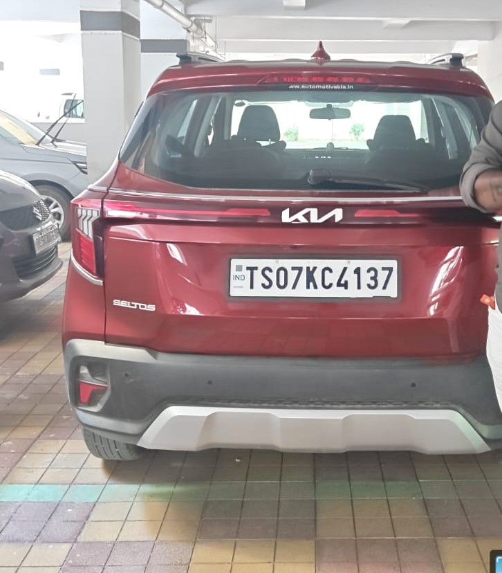 CAR KIA SELTOS SMARTSTREAM G1.5T- GDI IMT HTK+ BSV MFG: 08/2023 REGD:19/10/2023 for Sale in KUKATPALLY, Hyderabad