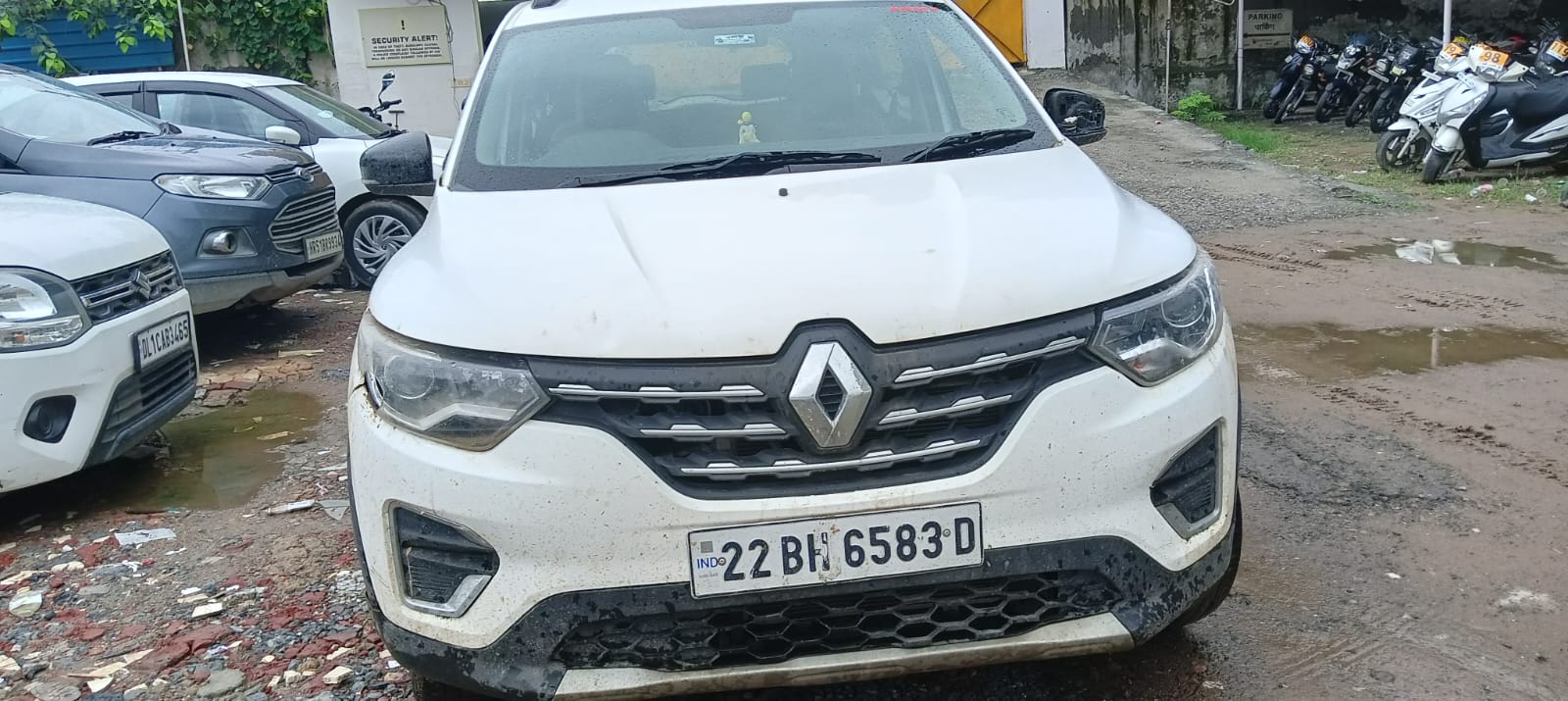 TRIBER RXZ PETROL MT 1.0L ECE for Sale in JANAKPURI, New Delhi