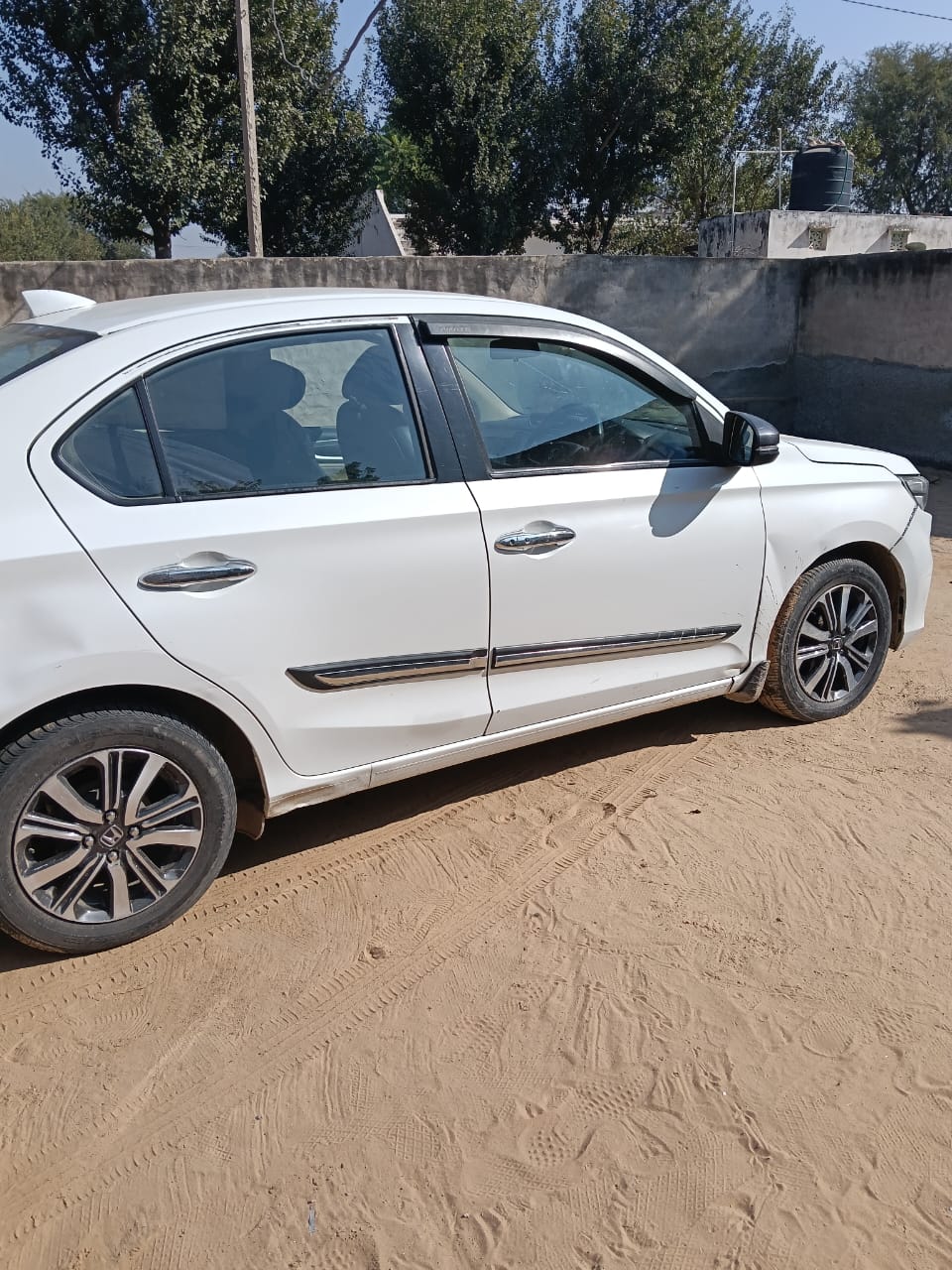 VEHICLE HONDA AMAZE MMC 1.2 VX MT (IVTECH) PLATINUM WHITE REG 06.01.2023 for Sale in Jhunjhunu