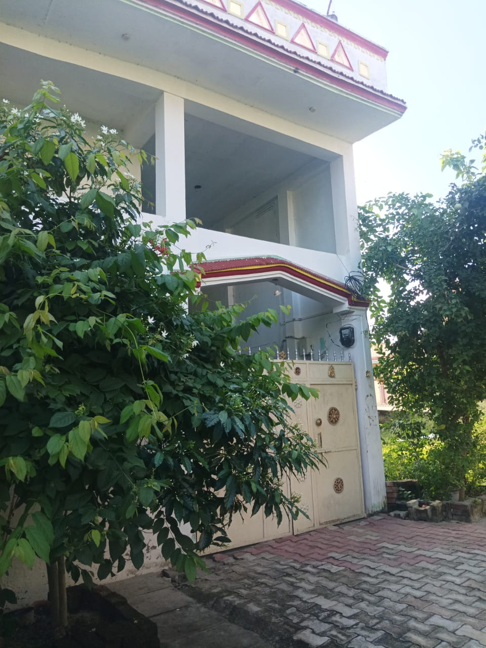 Individual House for Sale in mau, Mau