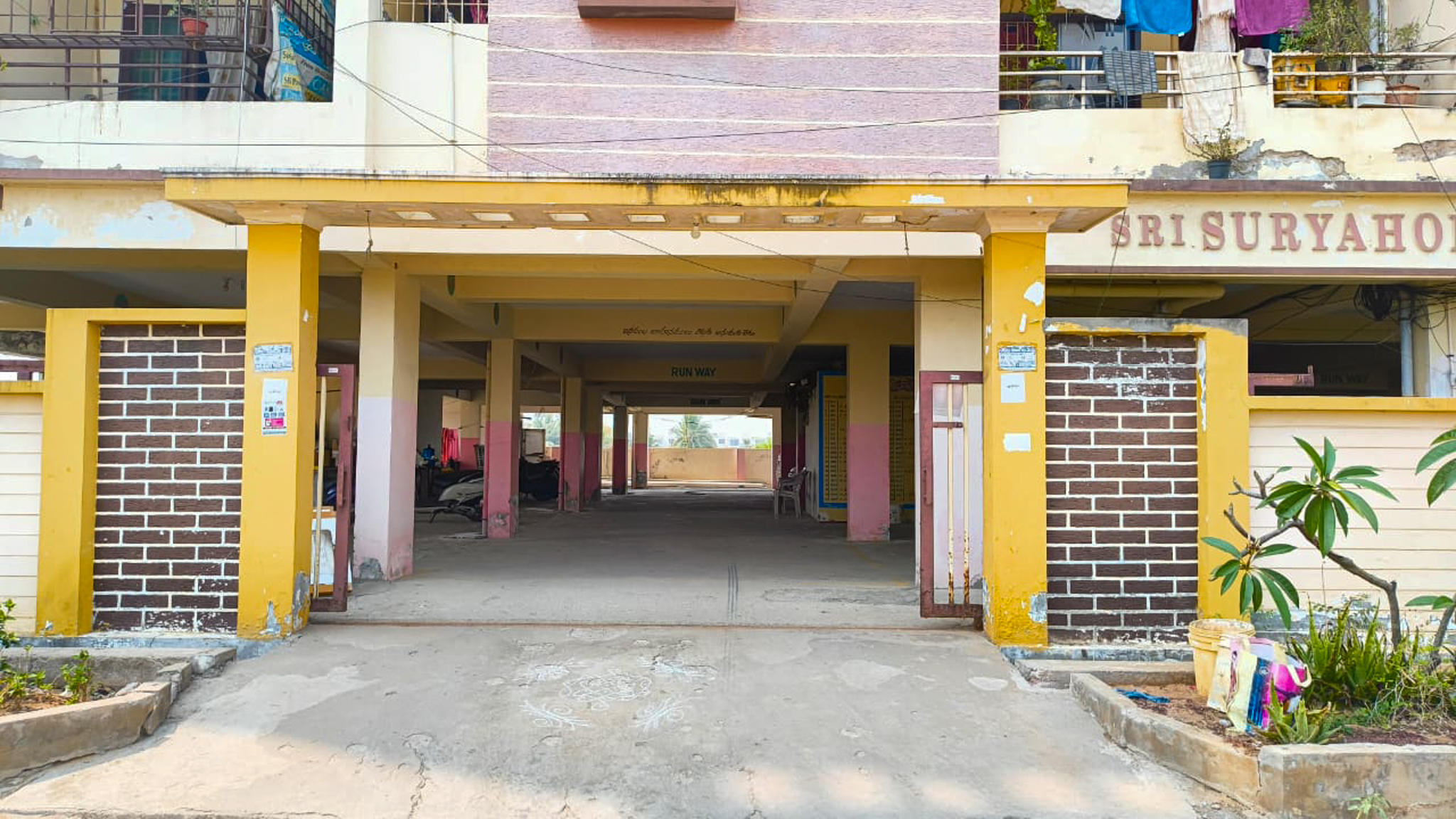 Flat for Sale in SRI SURYA HOMES, MANGAMURU ROAD AREA, Near Marri chettu , Ongole Municapla Corporation, On, Ongole